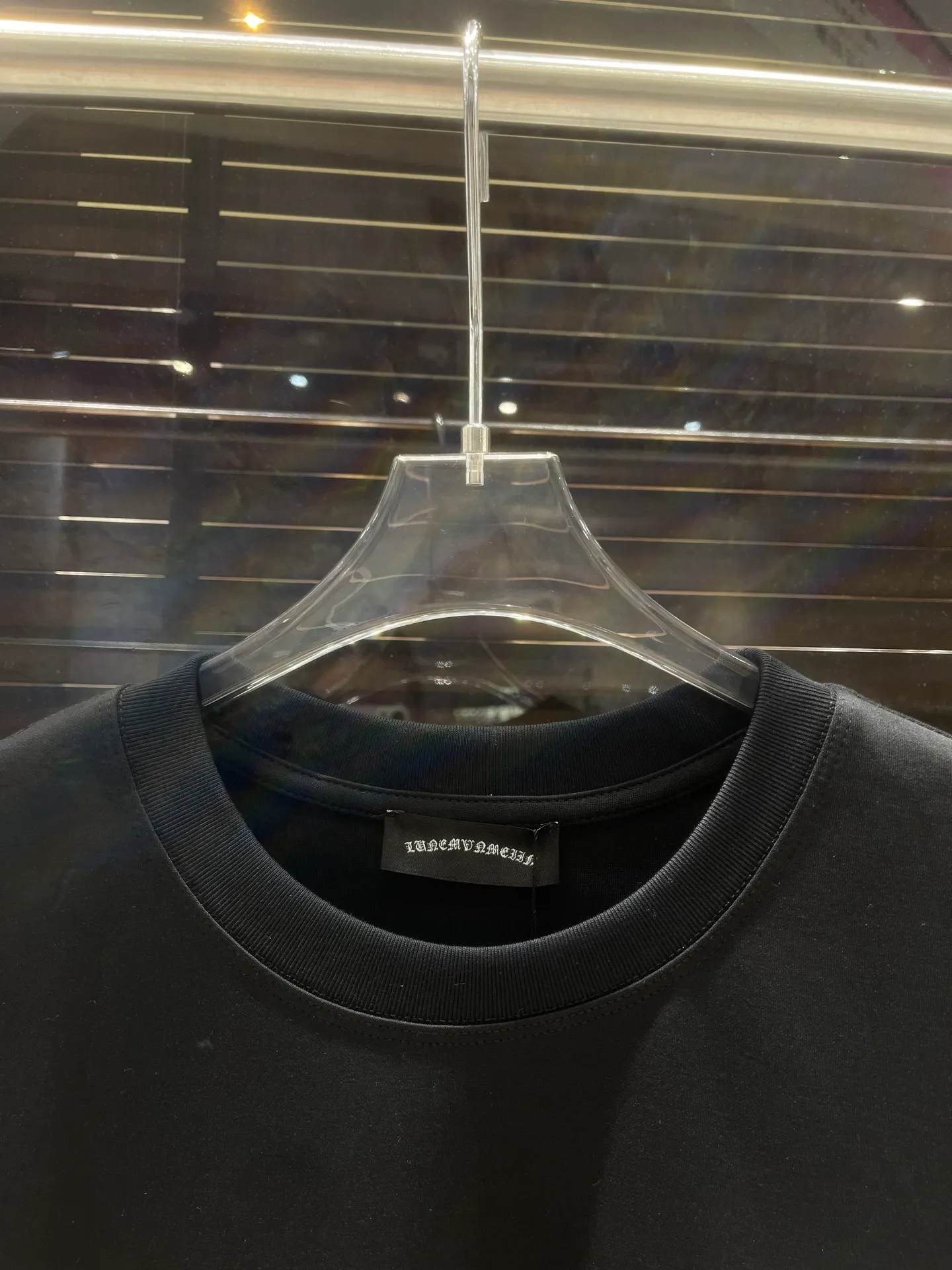 T ， ， 。 White（ + ） Black（ + ） 。 Same Style :White Black Sizes:M~3XL :6035
